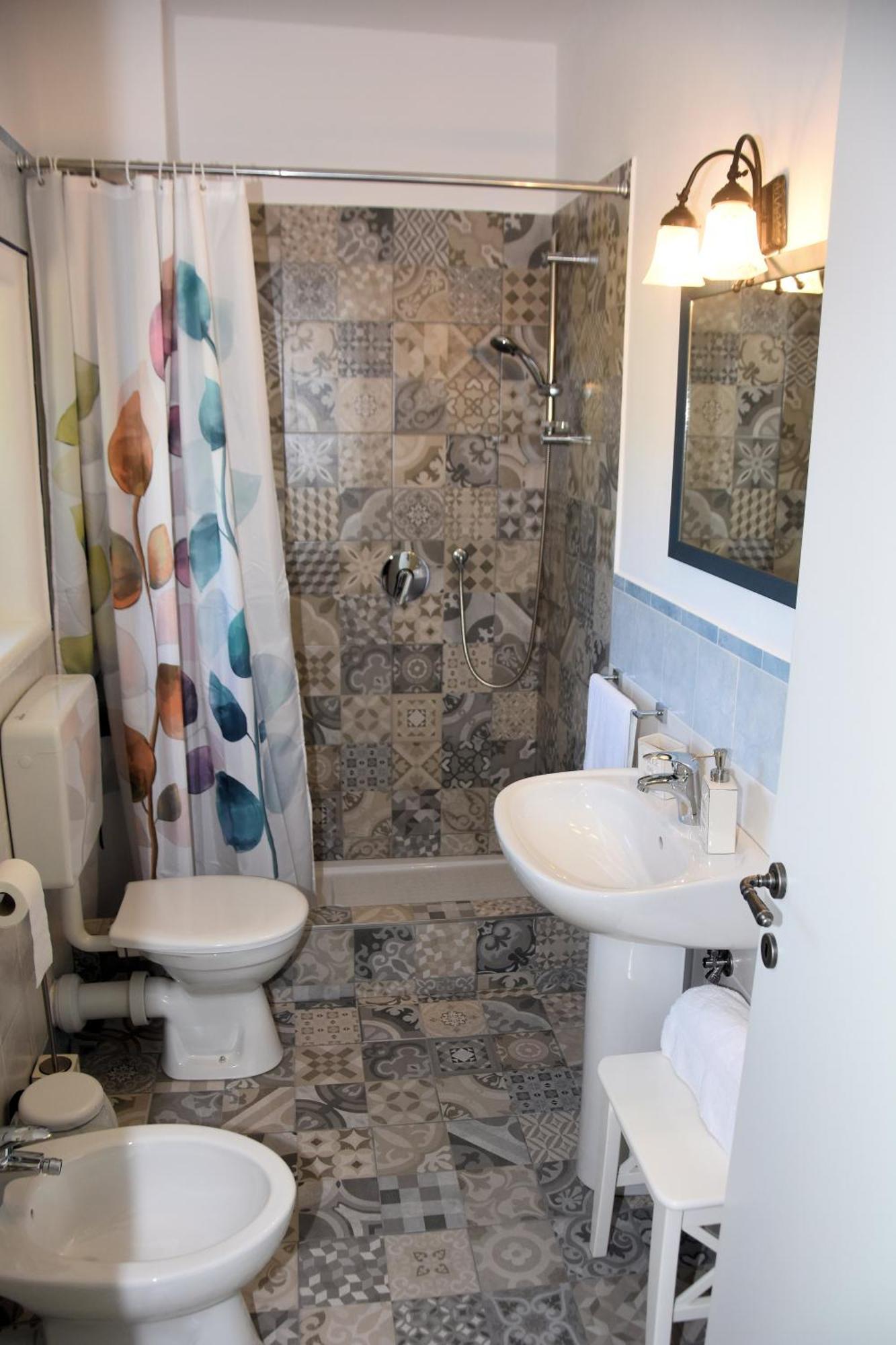 Guest House La Carolina Tigliole Ngoại thất bức ảnh
