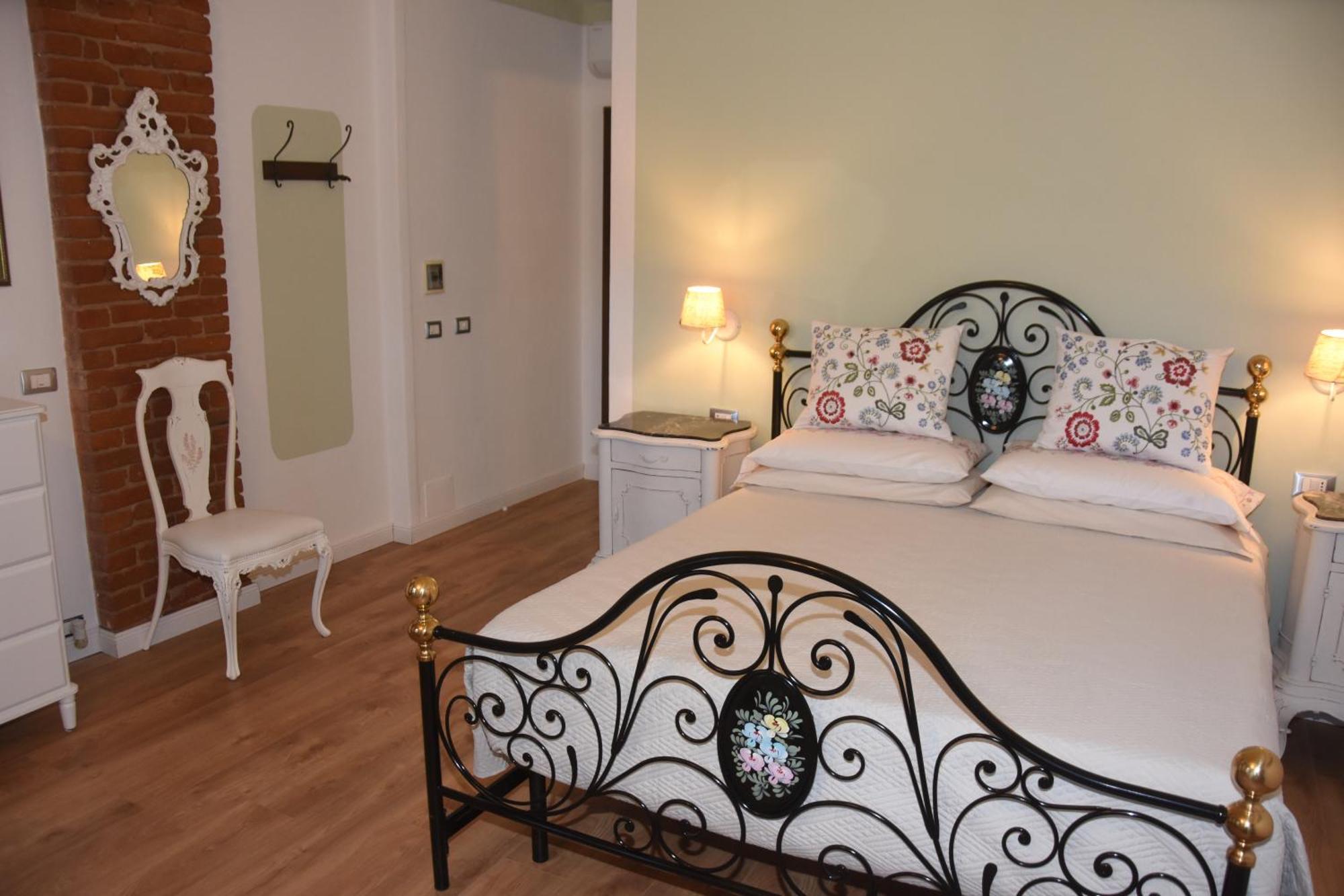 Guest House La Carolina Tigliole Ngoại thất bức ảnh