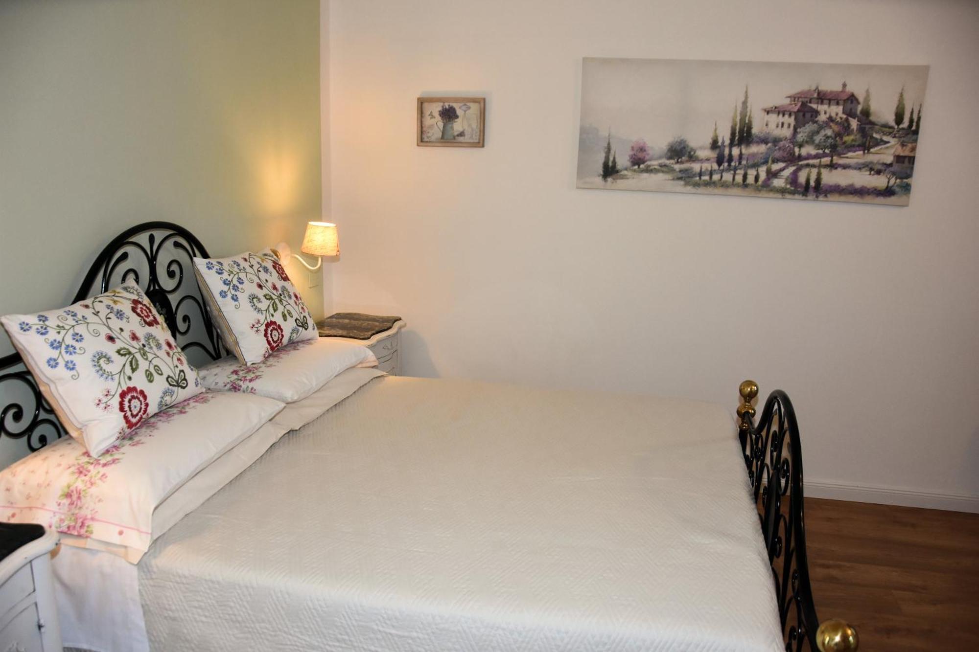 Guest House La Carolina Tigliole Ngoại thất bức ảnh