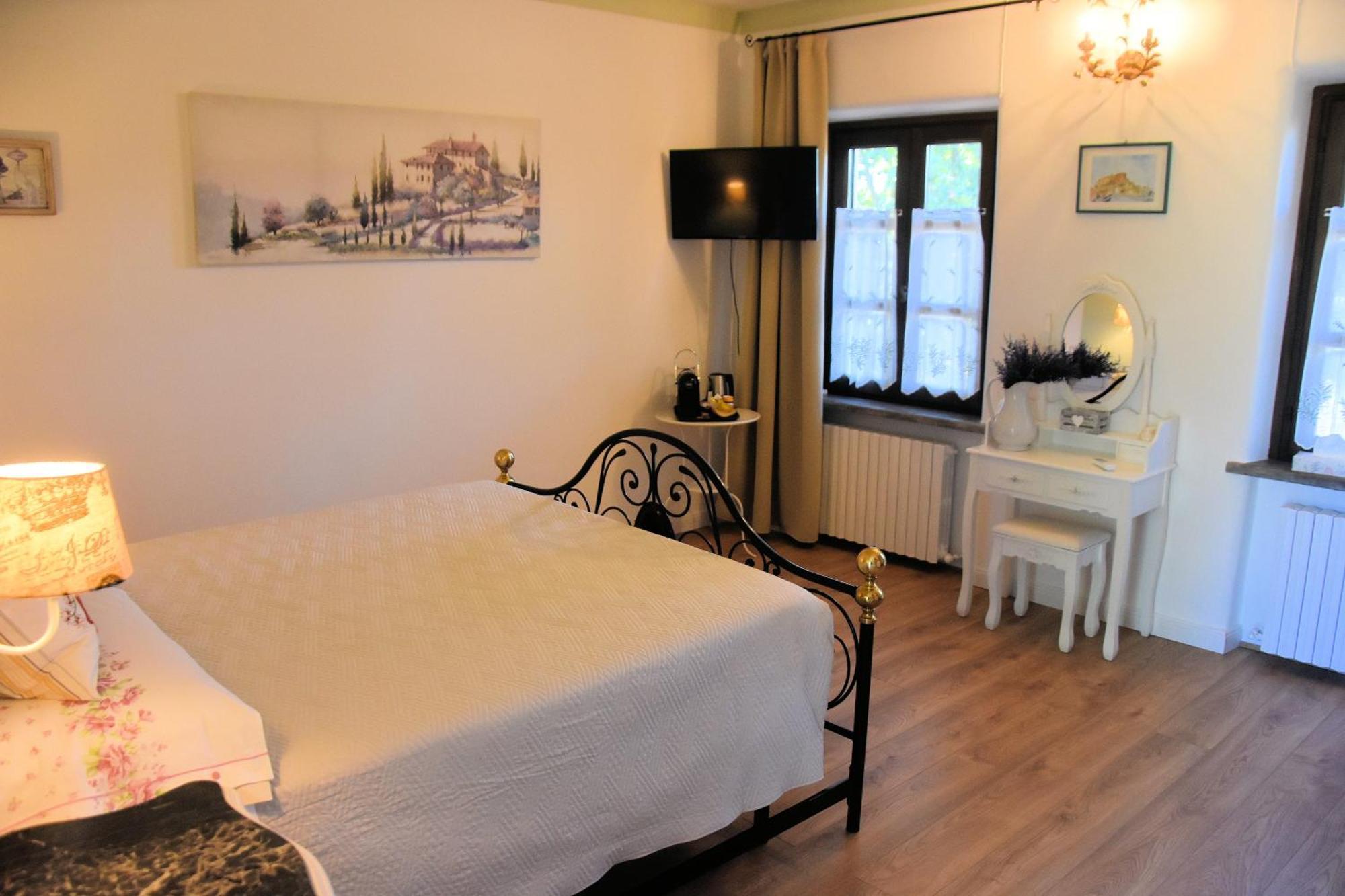 Guest House La Carolina Tigliole Ngoại thất bức ảnh