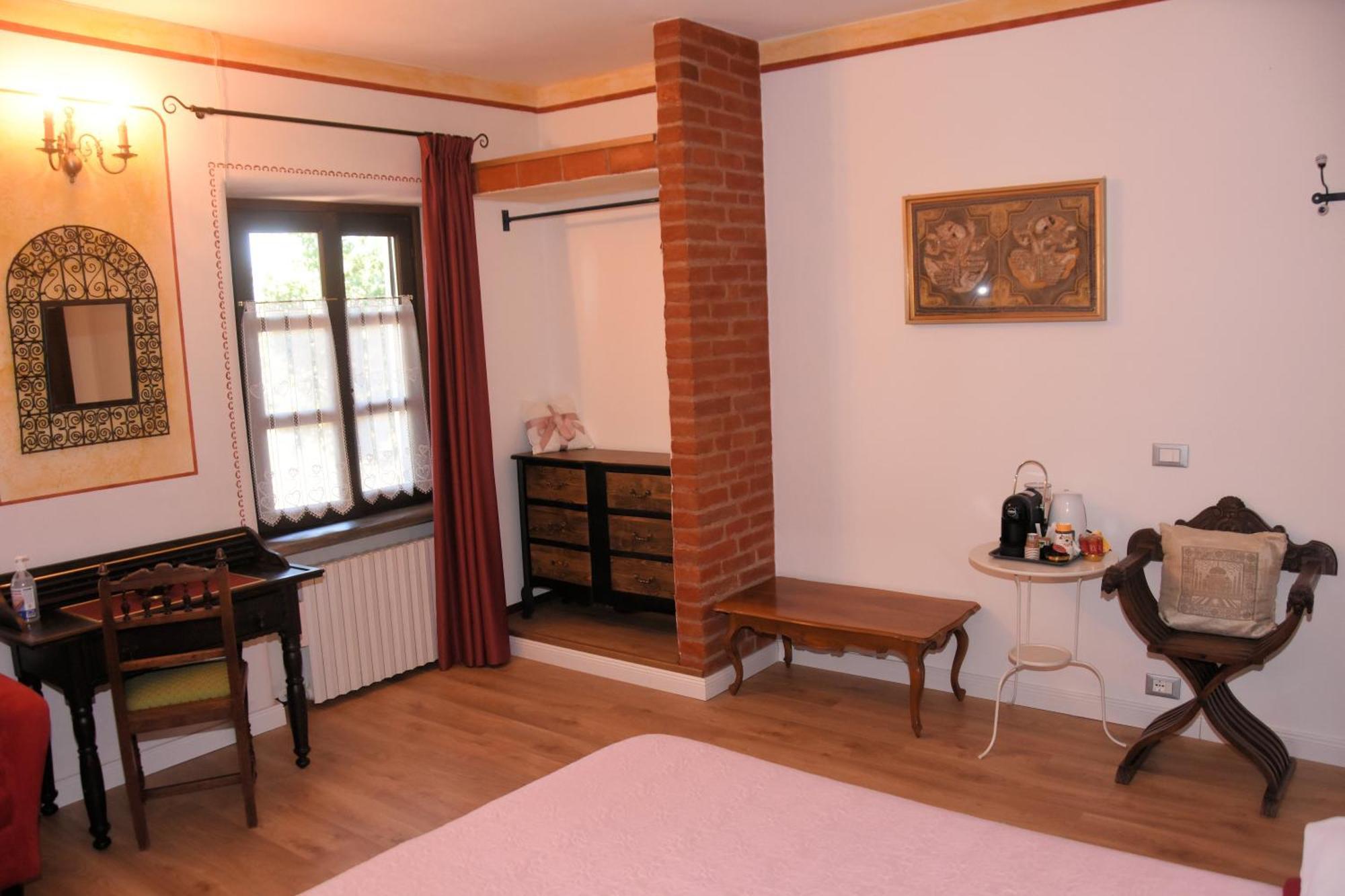 Guest House La Carolina Tigliole Ngoại thất bức ảnh
