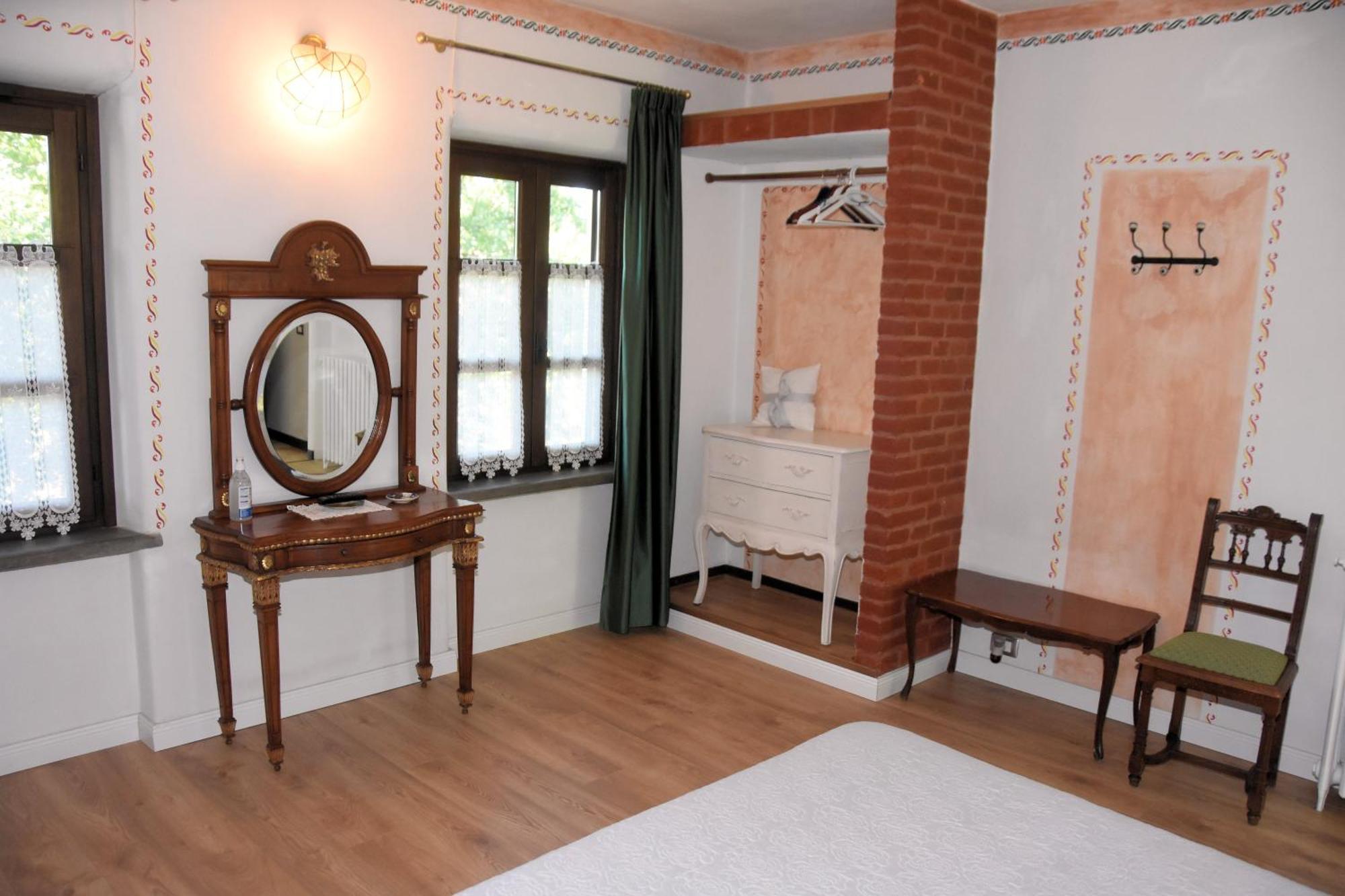 Guest House La Carolina Tigliole Ngoại thất bức ảnh
